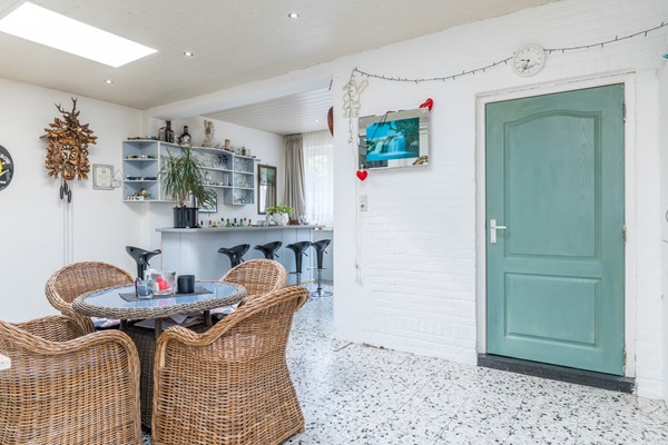 Foto - Te koop: Ruime halfvrijstaande woning met 179 m² woonoppervlakte, 6 slaapkamers, 2 badkamers, garage en tuin op het zuiden in Vaals